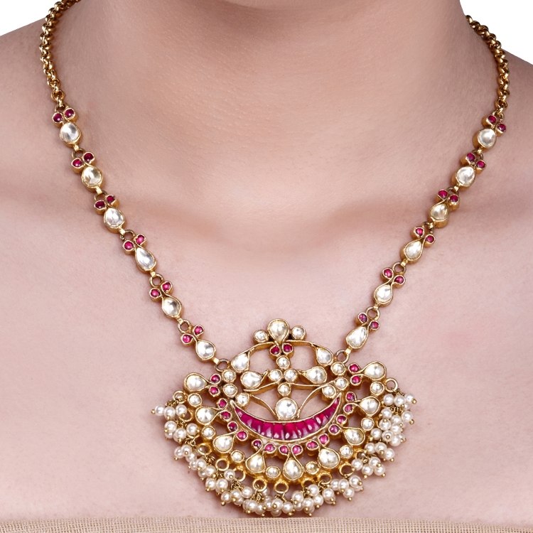 RIA NECKLACE