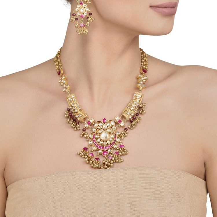 SANRAKTA NECKLACE
