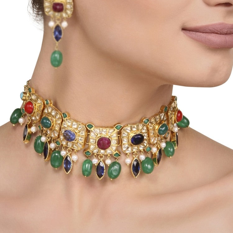 KAVEESHA NECKLACE