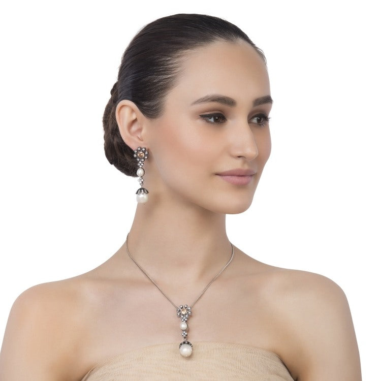 VICTORIAN PEARL FLOWER SET