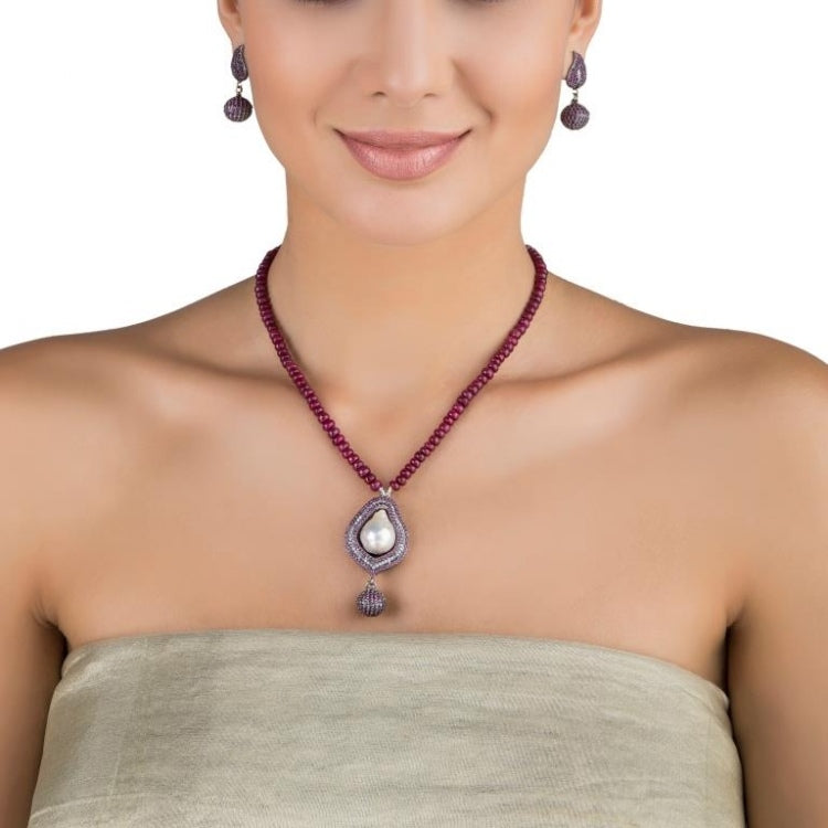 STUDDED RUBY TEAR DROP SET