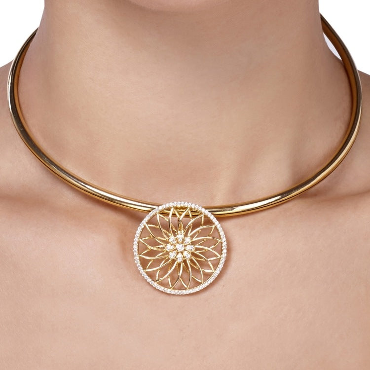STUDDED VICTORIAN ROUND NECKLACE