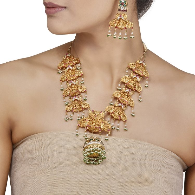 Kundan Temple Set