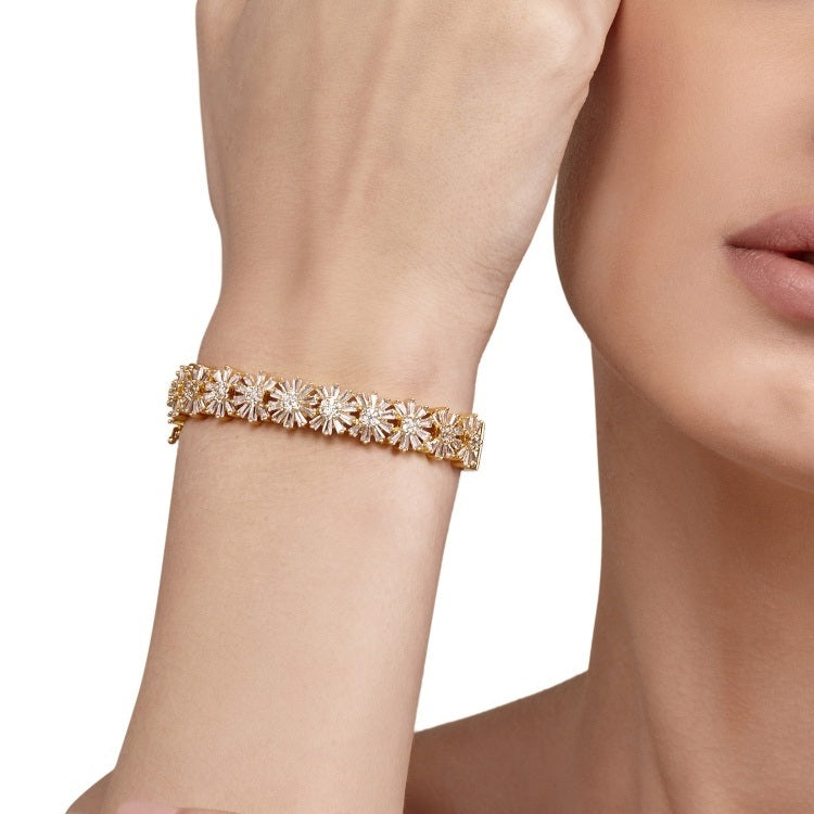 ZIRCON FLOWER BANGLE