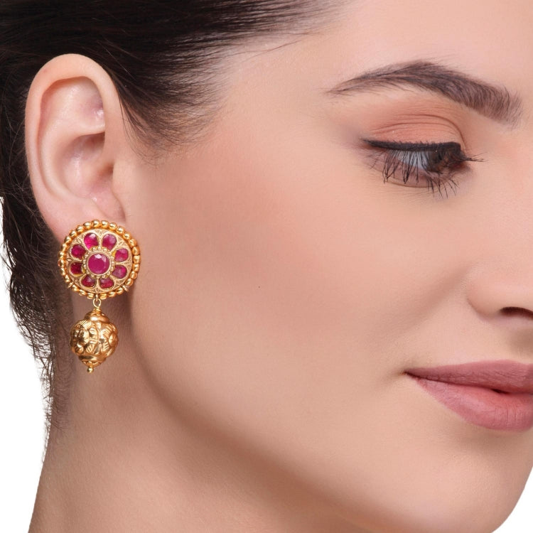 NAINIKA EARRING