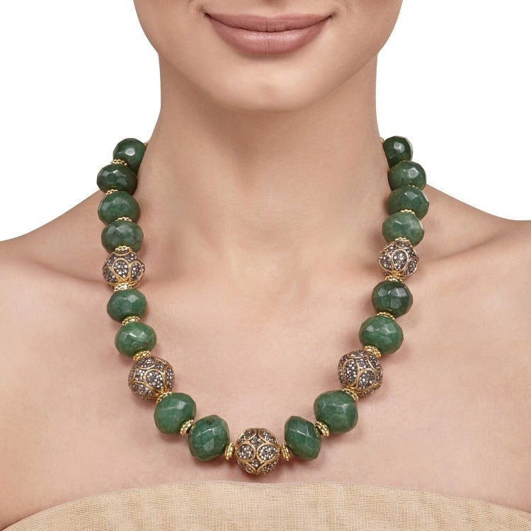 TUMBLED GREEN NECKLACE