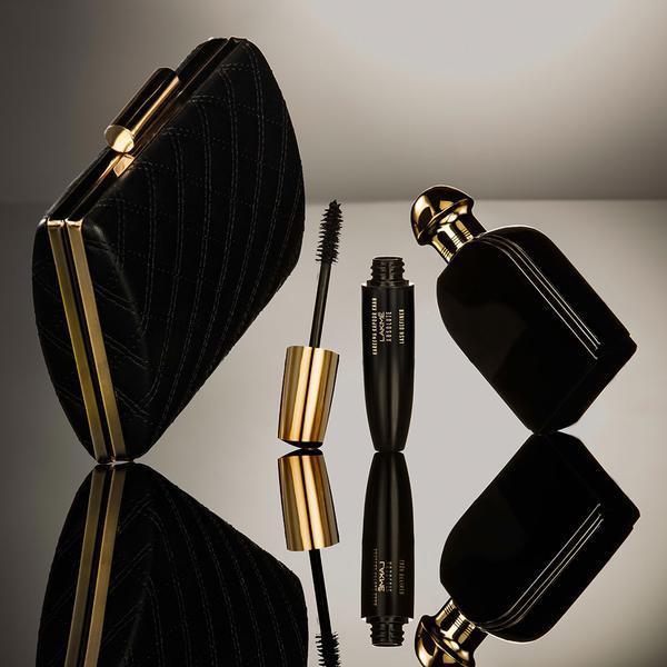 Kareena Kapoor Khan Lakmé Absolute Lash Definer