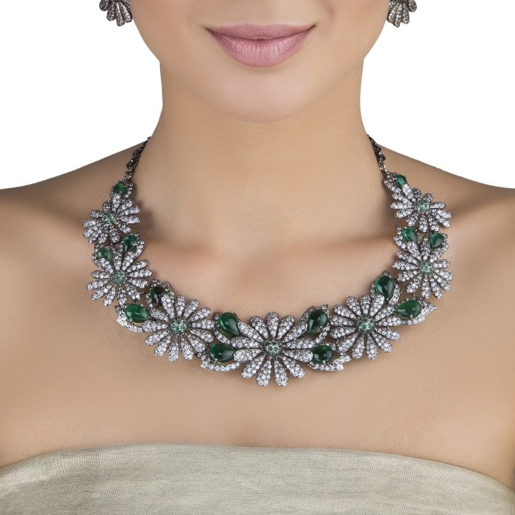 VICTORIAN GREEN ONYX FLOWER NECKLACE