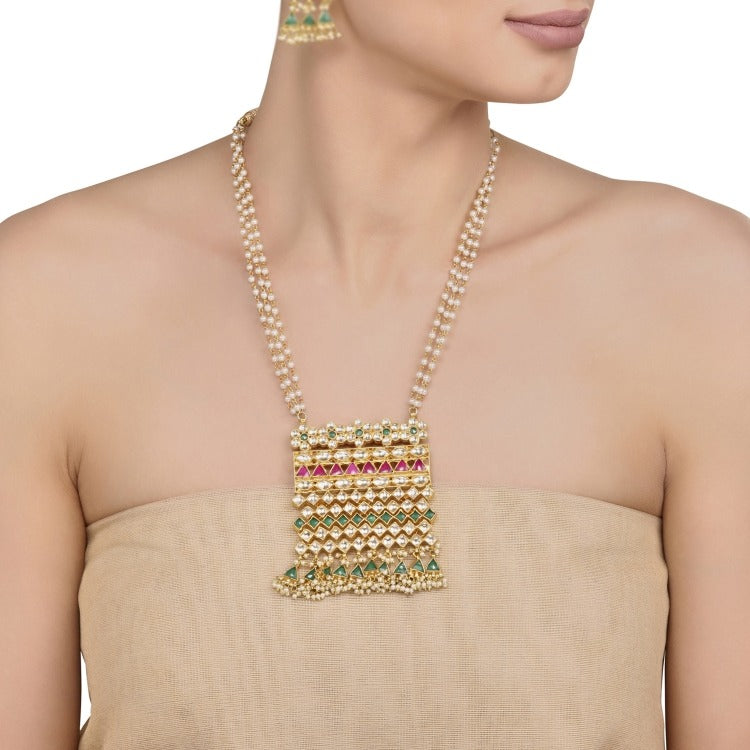 KASVYA NECKLACE