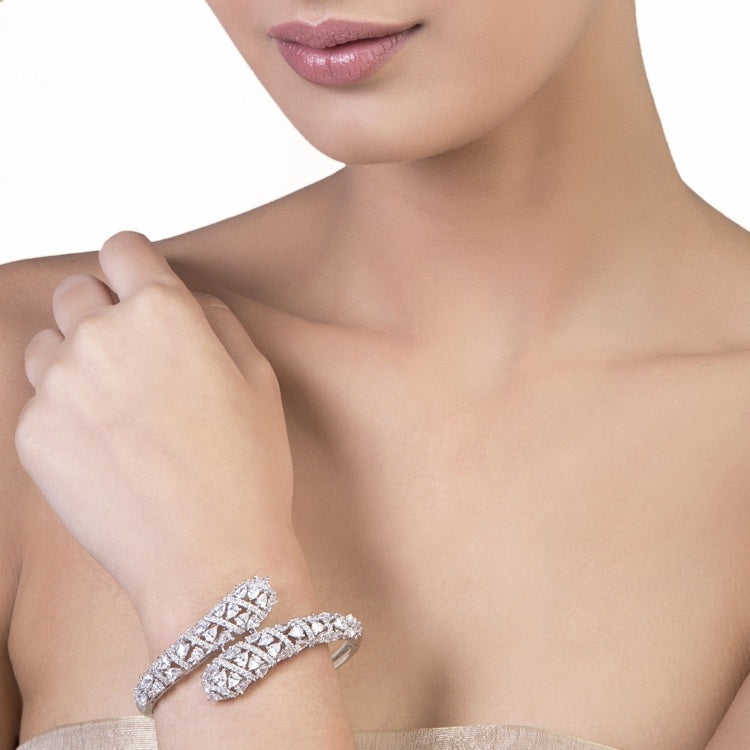 STUDDED ZIRCON WHITE BANGLE